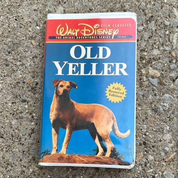 Old Yeller VHS Tape - Picture 1 of 4